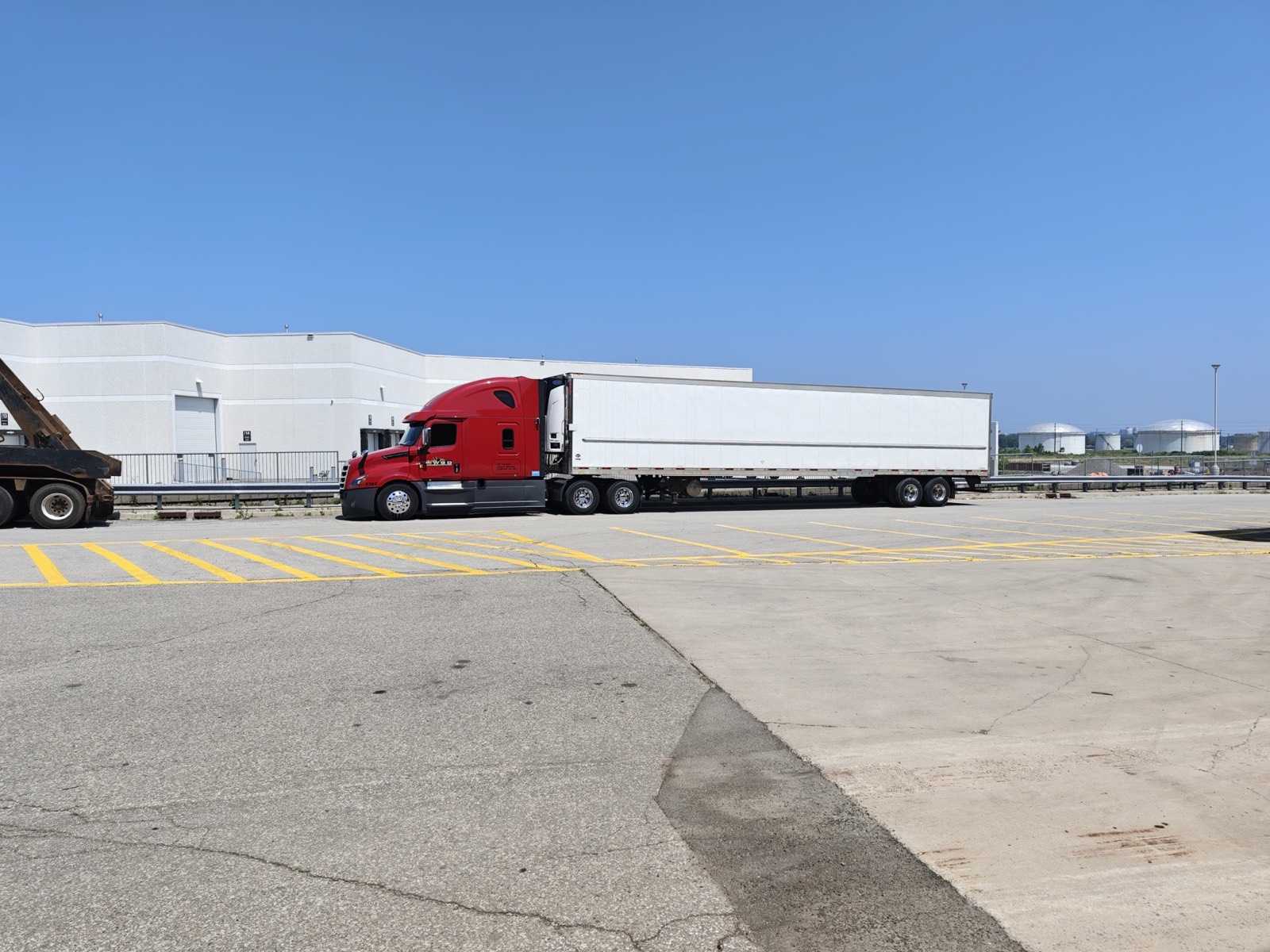 WGD Expedite tractor at customer facility